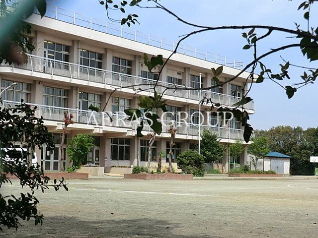 中学校　所沢市立中央中学校（中学校）まで968m