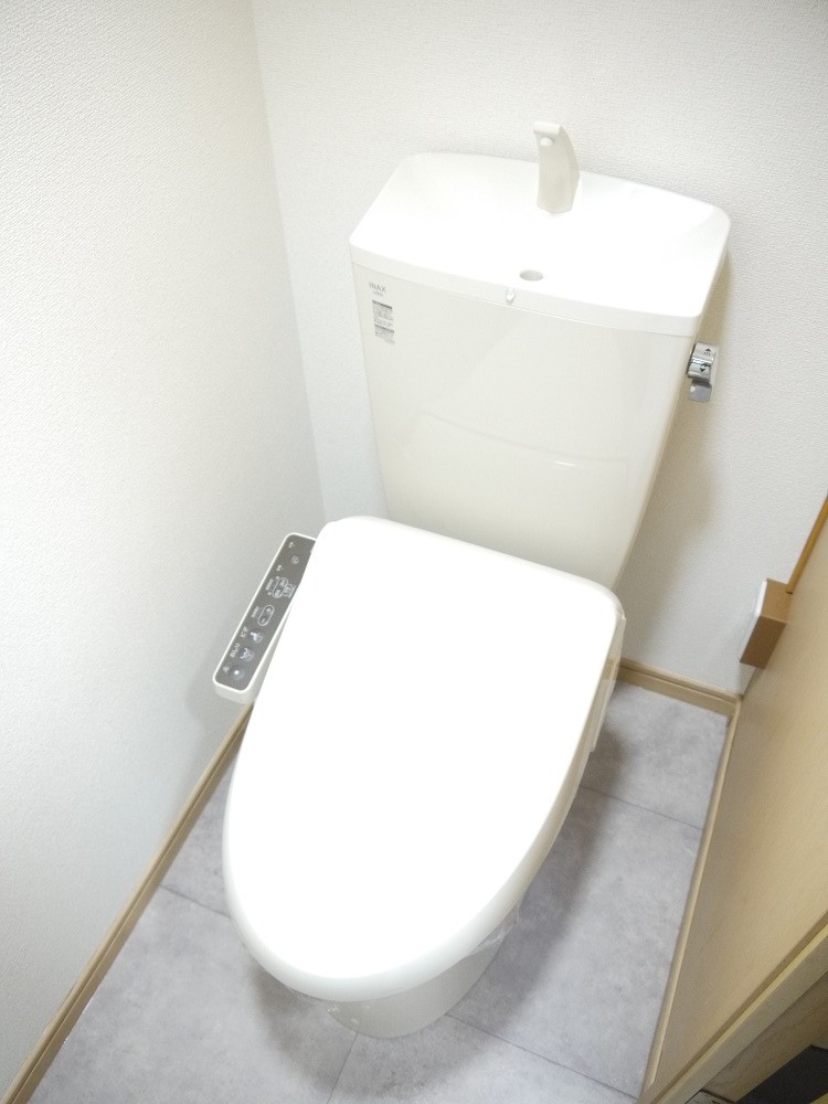 トイレ　※温水洗浄便座は設備外です。
