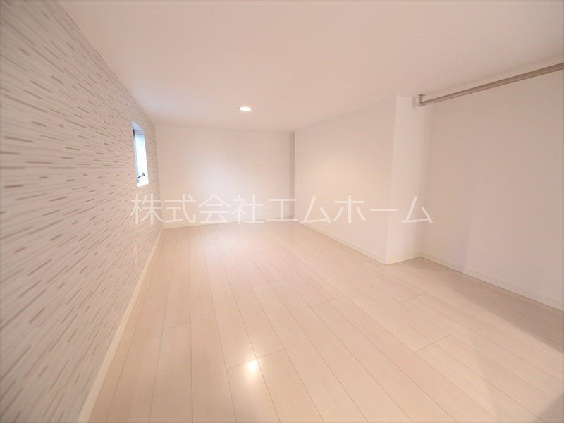 その他部屋・スペース　上段ロフト6.4帖（収納でもお部屋でも使えます）同型写真
