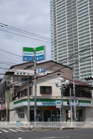 コンビニ　ファミリーマート（コンビニ）まで208m