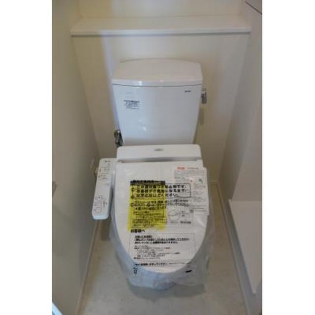 トイレ　※写真は同タイプ住戸です。