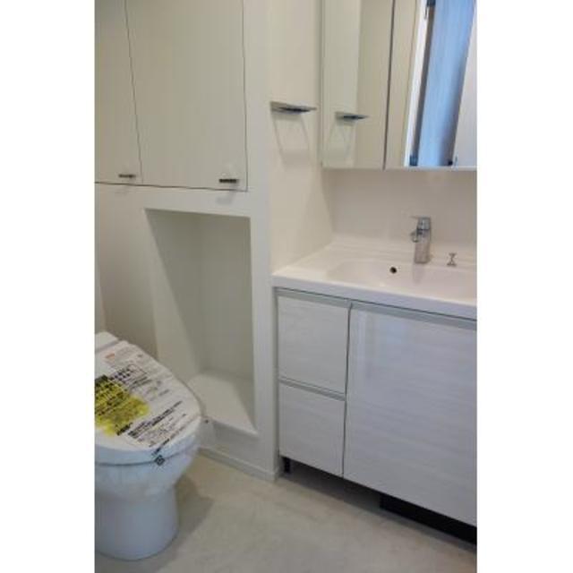 洗面設備　※写真は同タイプ住戸です。