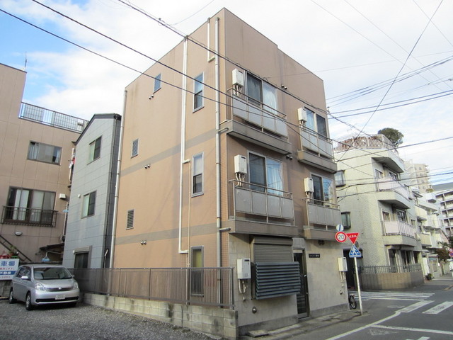 建物外観　商店街すぐの便利な立地♪