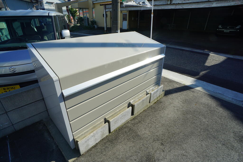 その他　敷地内ゴミステーション