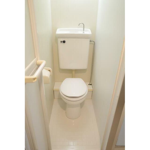 トイレ　バストイレ別です