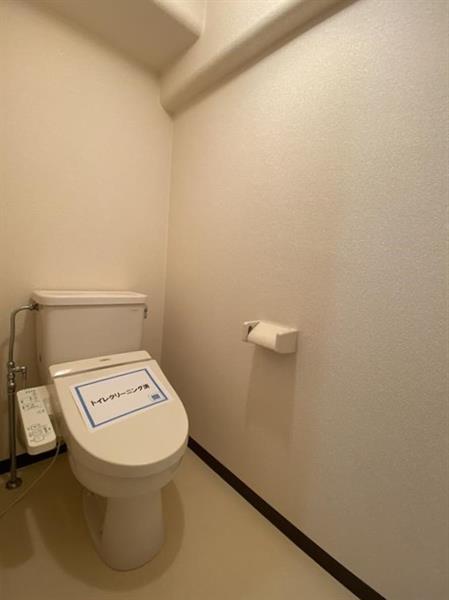 トイレ　温水洗浄便座付きです！※写真別部屋