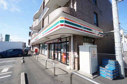コンビニ　セブンイレブン 千葉青葉の森南口店（コンビニ）まで526m