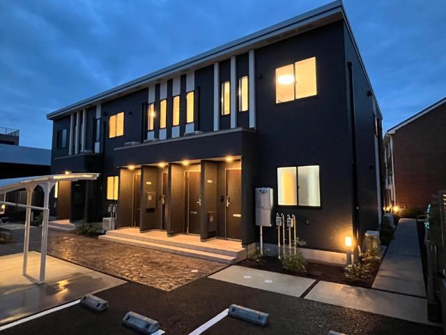 建物外観　外観写真（夜）