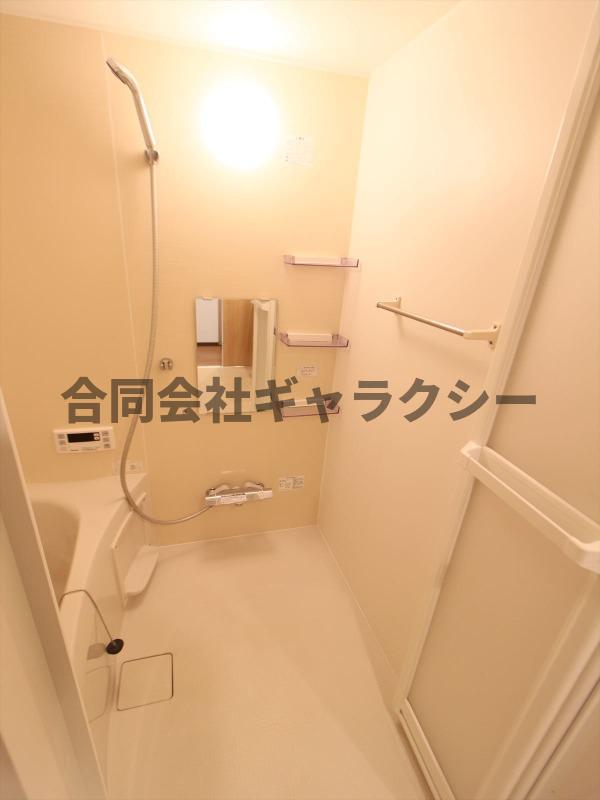 バス・シャワールーム　追い焚き機能付きバスルーム「