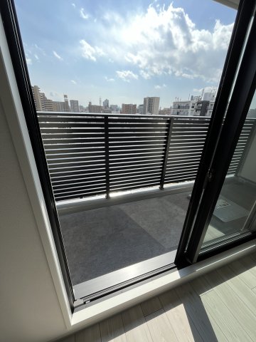 バルコニー　(参考)同マンション同間取り他部屋の写真