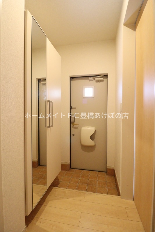 玄関　同型別部屋