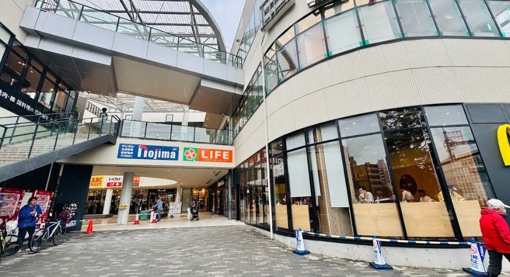 スーパー　ライフポンテポルタ千住店（スーパー）まで461m