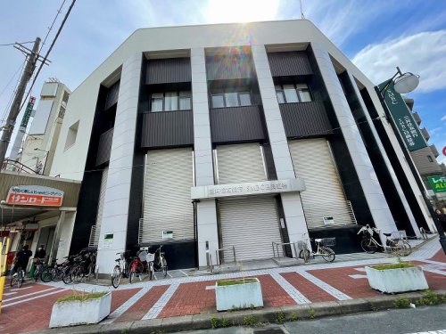 銀行　三井住友銀行小阪支店（銀行）まで412m