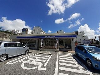 コンビニ　ローソン 那覇真嘉比入口店（コンビニ）まで400m