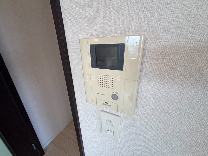 セキュリティ　モニター付きインターホンで来客確認も安心です！