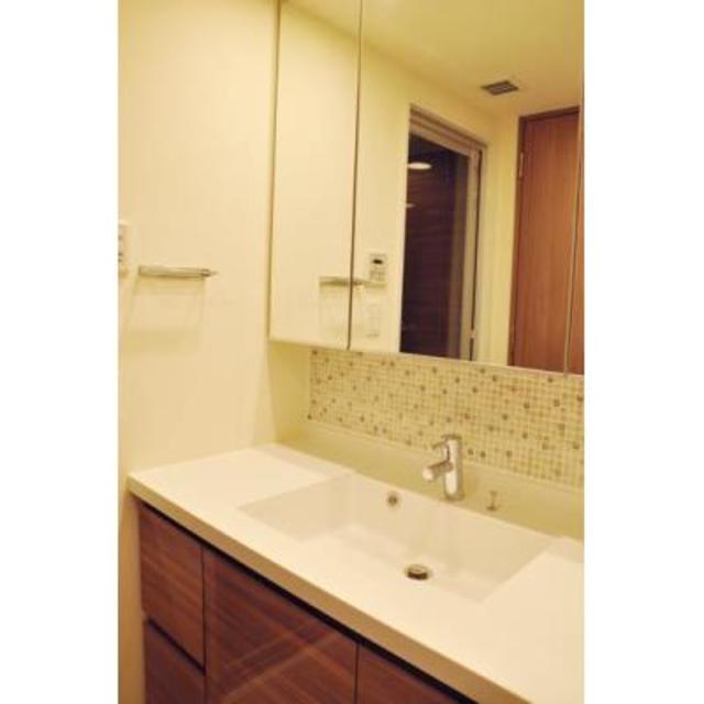洗面設備　※写真は同タイプ住戸です。