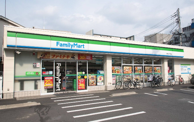 コンビニ　ファミリーマート 本駒込二丁目店（コンビニ）まで15m