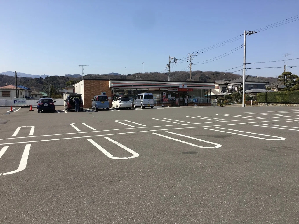 コンビニ　セブンイレブン 愛川中津西店（コンビニ）まで652m