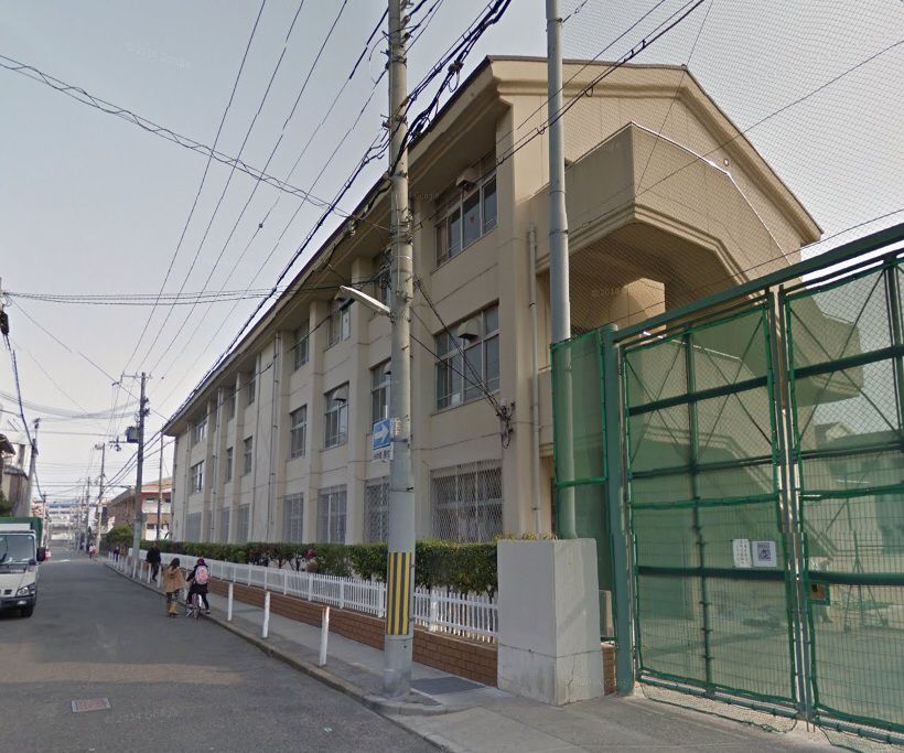 中学校　兵庫中学校（中学校）まで267m