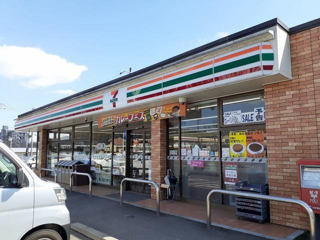 コンビニ　セブンイレブン広島世羅町店（コンビニ）まで800m