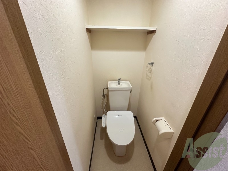 トイレ　ウォシュレット付きのトイレです。シャワートイレは日本の宝。