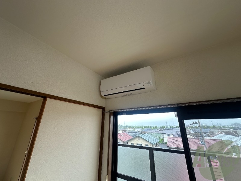 その他設備　エアコン設置済みです。これからの時代は欠かせませんよ。