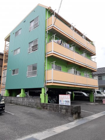 建物外観　現況が相違する場合は現況を優先致します。