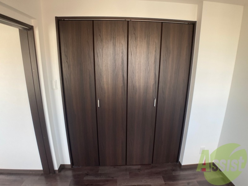 収納　寝室の収納です。部屋がすっきり片付きます。