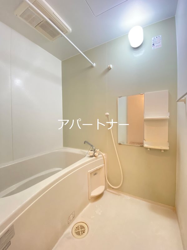 バス・シャワールーム　※写真は同間取りの別部屋です。