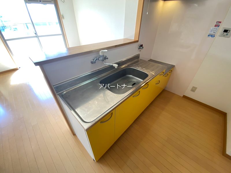 キッチン　※写真は同間取りの別部屋です。