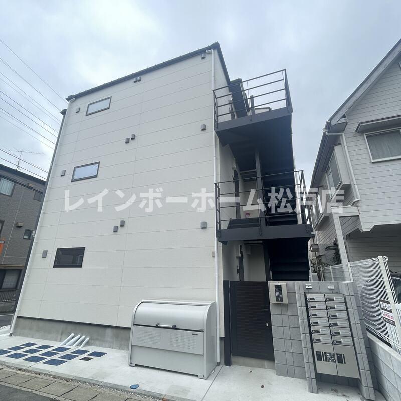 エントランス　ゆとりのあるエントランスです