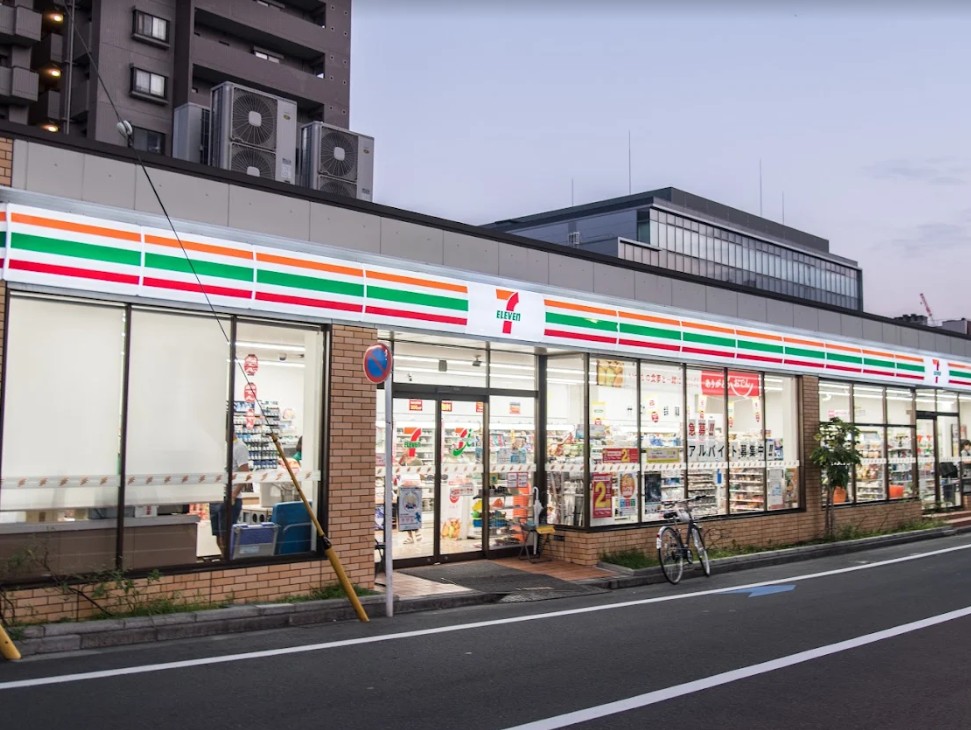 コンビニ　セブンイレブン江東佐賀2丁目店（コンビニ）まで323m