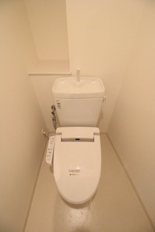 トイレ　（別タイプ参考写真）コンフォリア文京春日　文京区西片１