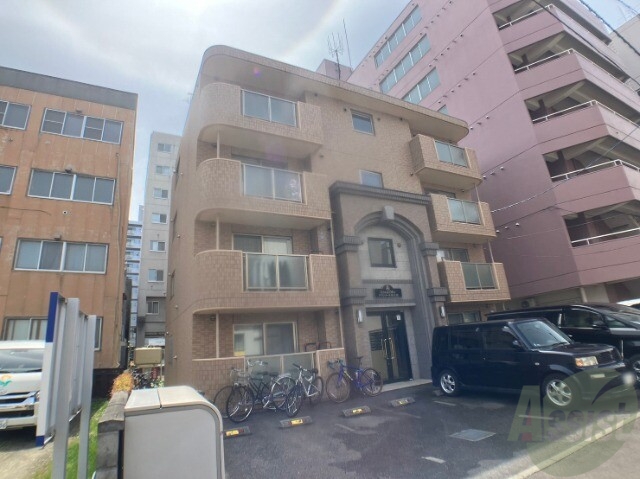 建物外観　札幌市北区北十三条西「グランメール康友館」