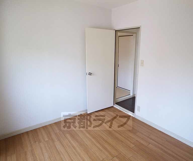 居室・リビング　きれいなお部屋です
