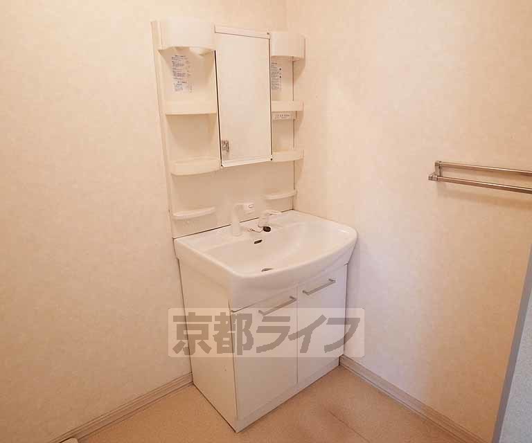 洗面設備　きれいな洗面所です