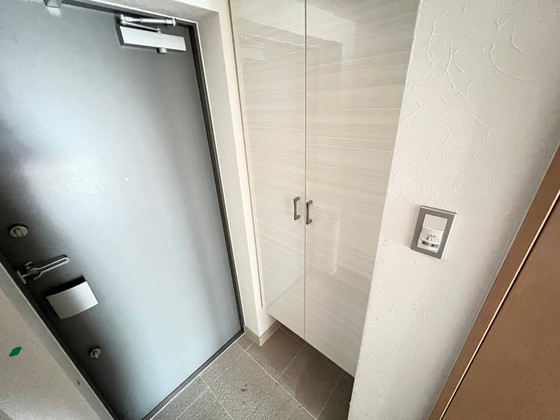 玄関　※別部屋の写真です