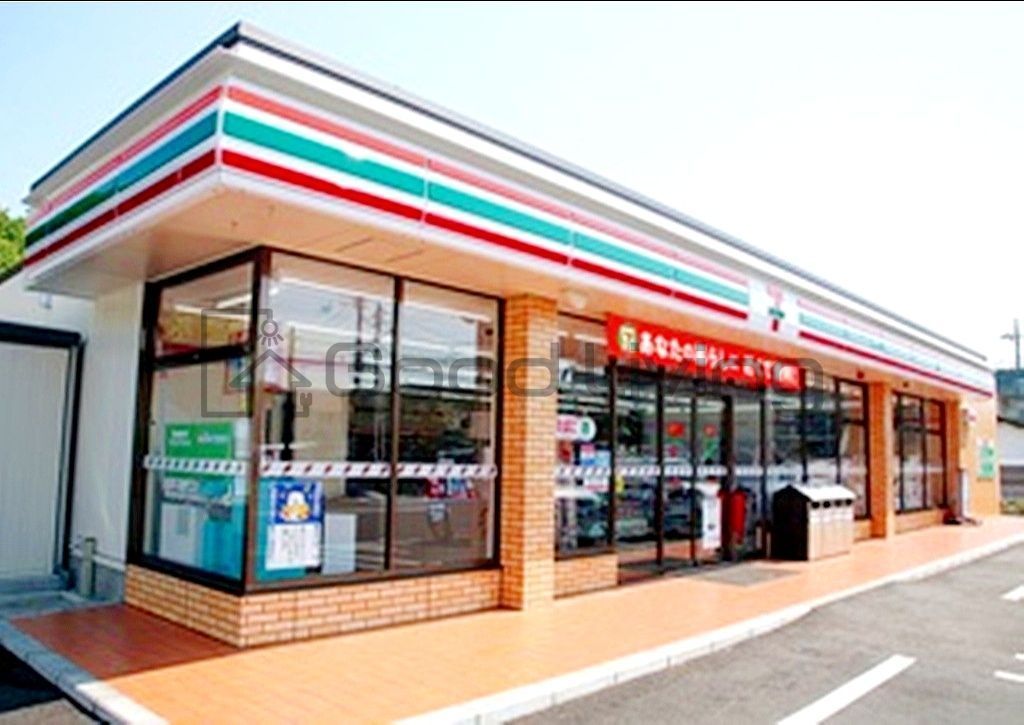 コンビニ　セブンイレブン福岡馬出1丁目店（コンビニ）まで390m