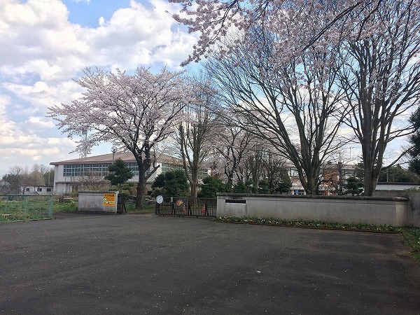 小学校　内原小（小学校）まで700m