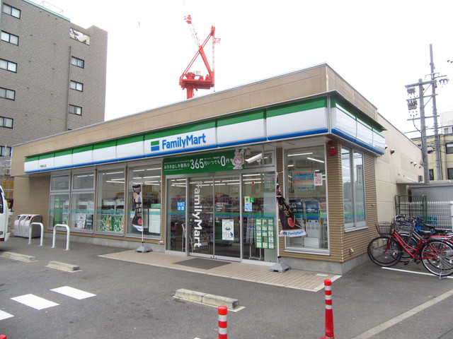 コンビニ　ファミリーマート千種本山店（コンビニ）まで231m