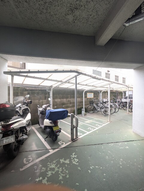 駐車場　バイク置場
