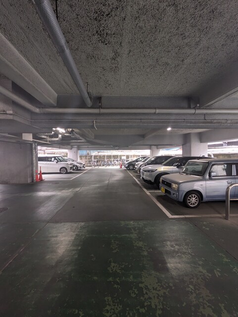 駐車場　駐車場