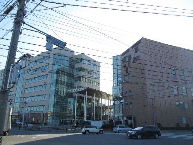 役所　市シビックセンター（役所）まで460m