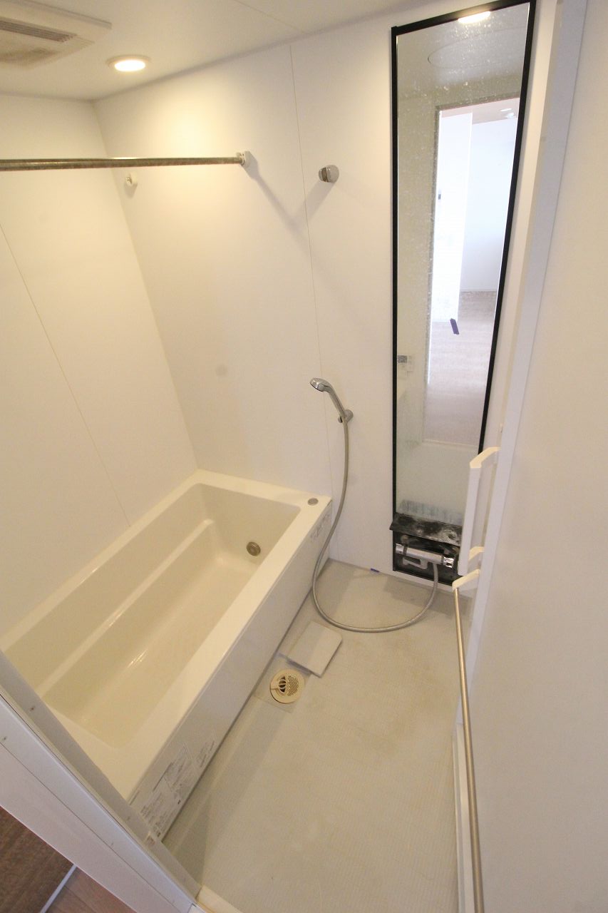 バス・シャワールーム　別の部屋の写真です