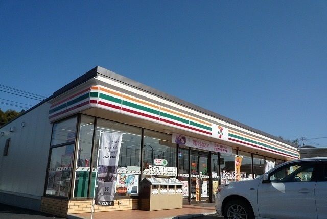 コンビニ　セブンイレブン（コンビニ）まで500m
