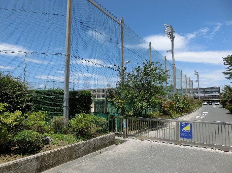 中学校　浜松市立新津中学校（中学校）まで653m