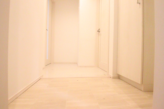 玄関　※写真は別室の参考写真です。現況優先。