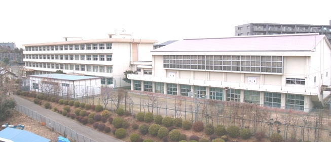 中学校　綾瀬市立北の台中学校（中学校）まで1127m