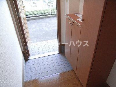 玄関　収納もある玄関です