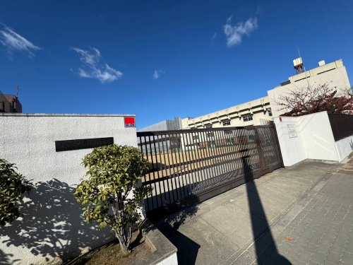 中学校　大阪市立高津中学校（中学校）まで584m